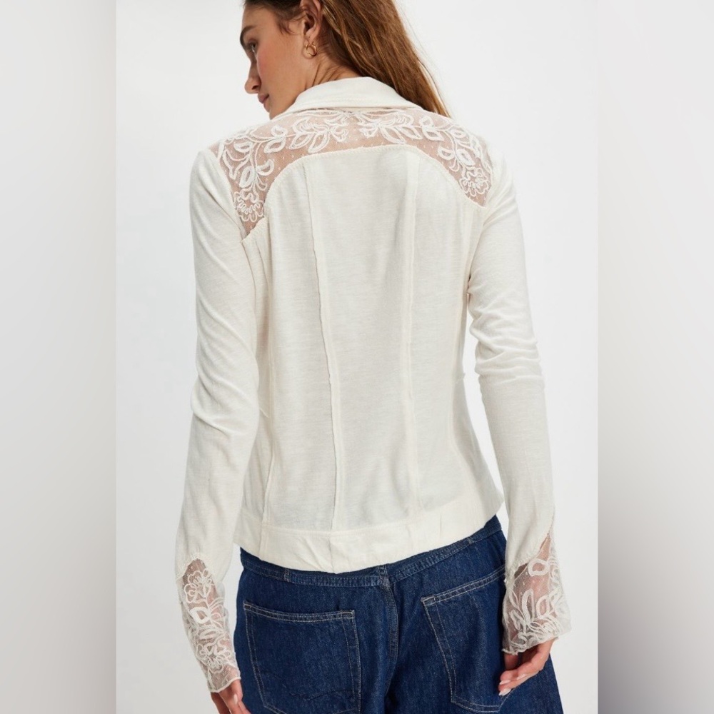 NWT Free People Rosebud Cuff Long sleeved lace embellished top in ivory - S - Picture 2 of 4